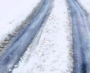 Rain in Kullu, snowfall on high peaks of Manali, Lahaul