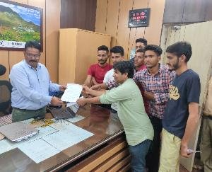 Memorandum submitted to Deputy Commissioner Mandi regarding shortage of teachers in Sainj Panchayat school
