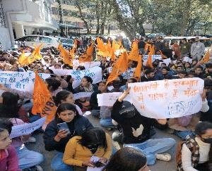 Shimla: Uproar in HPU as only 20% pass in B.Sc, 33% in B.Com