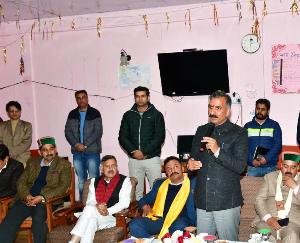 Chief Minister distributed sweets to the girls of Balika Ashram in Shimla.