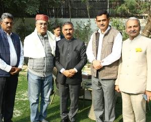 Chief Minister Sukhu met Ajay Maken in New Delhi.