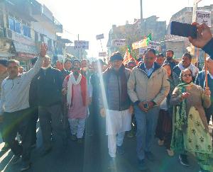 BJP came out on the streets for closing the offices approved by the former government