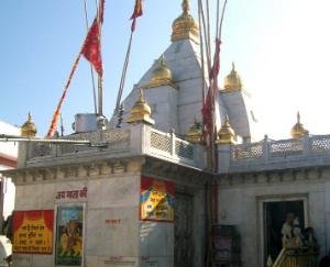 नैना देवी मंदिर में  करवाई जाएंगी व्यापक सुविधाएं उपलब्ध