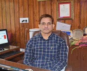 Sirmour: In view of the possible fourth wave of Corona, the Deputy Commissioner held a meeting with the health officials.