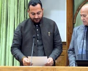 Hamirpur MLA Ashish Sharma took the oath of office and secrecy in the assembly session