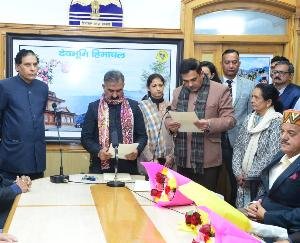 Chief Minister administered oath to six Chief Parliamentary Secretaries