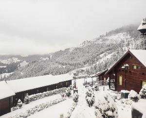 Snow covered mountains of Himachal, blocked more than 220 roads including 4 National Highways