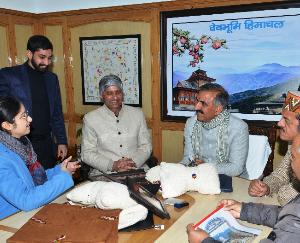 The Chief Minister appreciated the start-up of Jigyasa Behl.