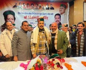 People felicitated Vikramaditya Singh, Minister of Public Works and Youth Services and Sports