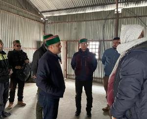 SDM inspected the residential facilities of the workers in Karchham and Ralli