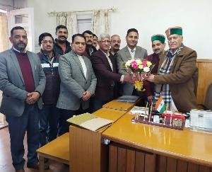 Officers should make sure to work in the field – Agriculture Minister