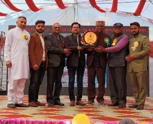 Mahadev Public School Daulatpur Chowk celebrated the annual prize distribution ceremony