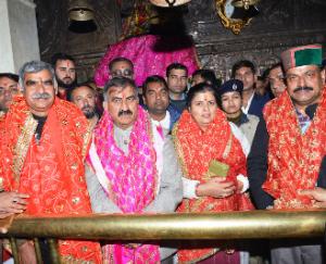 Chief Minister offered prayers at Maa Jwalaji Temple