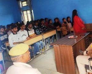In Rakkar College, the police made the students aware of the side effects of drugs