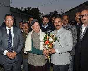 Shanta Kumar is a resolved leader-CM Sukhu