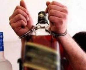 Police caught 12 bottles of illegal country liquor from shop in Maleta