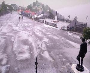 Weather took a turn in the state, hailstorm started in Shimla