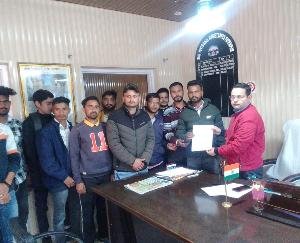 Multi purpose workers sent memorandum to Chief Minister through SDM regarding demands