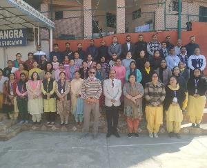 Health workshop organized at GAV School, tips given to 67 teachers