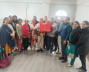 Revenue watchman Suresh Kumar retired from Kangra tehsil