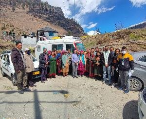 The Hans Foundation's mobile medical unit checked people's health at the health fair in Palchan