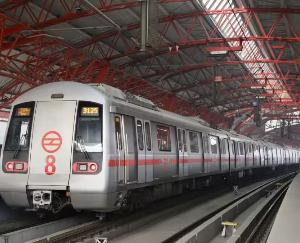 Ban on making reels and videos inside coaches in Delhi Metro
