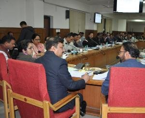 It is necessary to deliver the benefits of the schemes to the eligible people on time: Kashyap