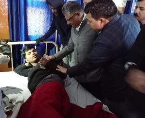 टूरिस्ट  बस हादसे का शिकार,हादसे में 25 छात्रों को आई चोटें