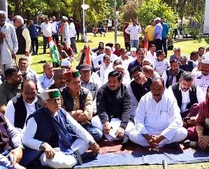 Una: Gandhi neither bows down, nor stops nor retreats: Mukesh Agnihotri
