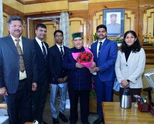 Probationary IPS officers of Himachal Pradesh cadre met the Speaker