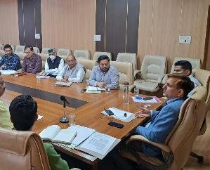 Nahan: There should be no encroachment on the land of IIM Dhaulakuan: DC