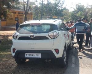 Fatehpur: Bike collided with car in Barot, both drivers safe