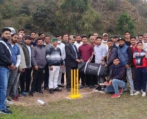  Jaswan Paragpur: Surendra Mankotia started the cricket tournament in Swana