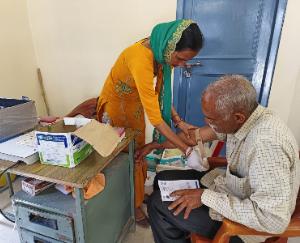  Shri Nainadevi: MP mobile health service team checked the health of people in Rajpura