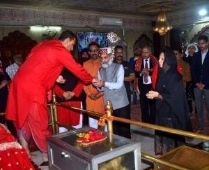 Justice Sabina bowed down in the temple of mother Jwalaji