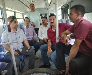 Dharamshala: 15 electric buses reached Kangra, will be included in HRTC fleet