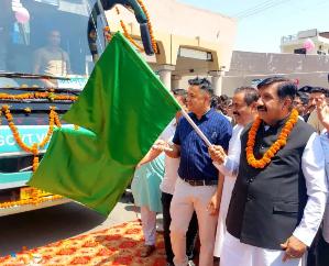 Una: Deputy Chief Minister flagged off Volvo bus from Shri Chintpurni to Delhi