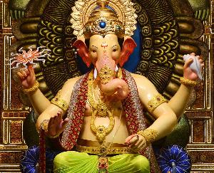 Shri -Ganesh -became -the- first -worshiper- like -this
