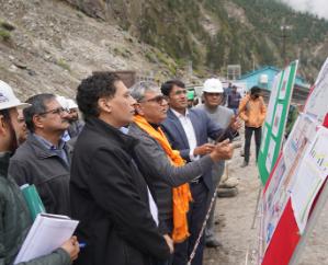  Kinnaur: Chief Secretary reviewed the construction work of Shongtong-Karchham project