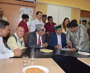  Solan: Dr. Shandil and Jagat Singh Negi know the functioning of Baghat Bank