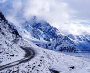 ROHTANG-PASS-NOW-OPEN-FOR-TOURIST