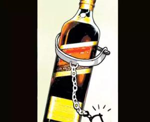 नादौन पुलिस ने ढाबे पर मारा छापा मिली शराब की अवैध बोतलें