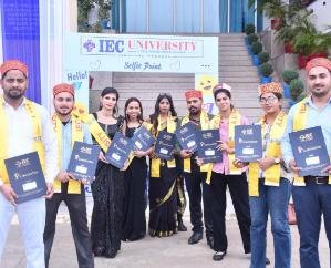 Baddi: Convocation organized at IEC University, Health Minister distributes degrees