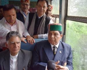  Shimla: Literary stage decorated in moving train, Health Minister inaugurates National Literature Tour