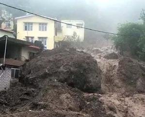 Cloud burst in Solan's Shamti, two buildings buried under debris