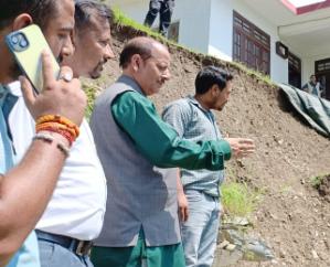 Chamba: MLA DS Thakur gave immediate relief to the rain affected