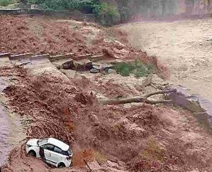 हिमाचल में अब तक मानसून में काल का ग्रास बने 88 लोग 