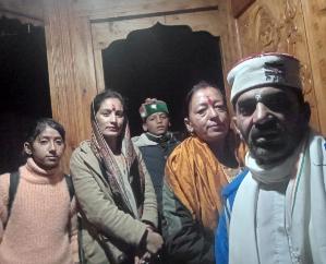 Sirmaur: Chudeshwar Seva Samiti evacuated more than 200 devotees safely from Churdhar