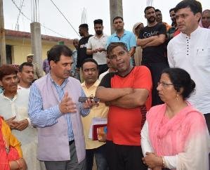 Solan: The state government is committed to the safety of the people: Sanjay Awasthi