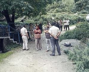 Joginder Nagar: A 75-year-old man was killed by a stick on his head in Nagchala. 111